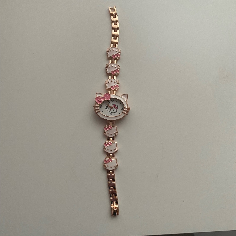 ๐Hello Kitty Watch - Picture 2 of 3